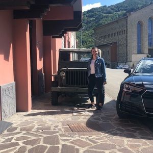 Meet your Posher, Nina